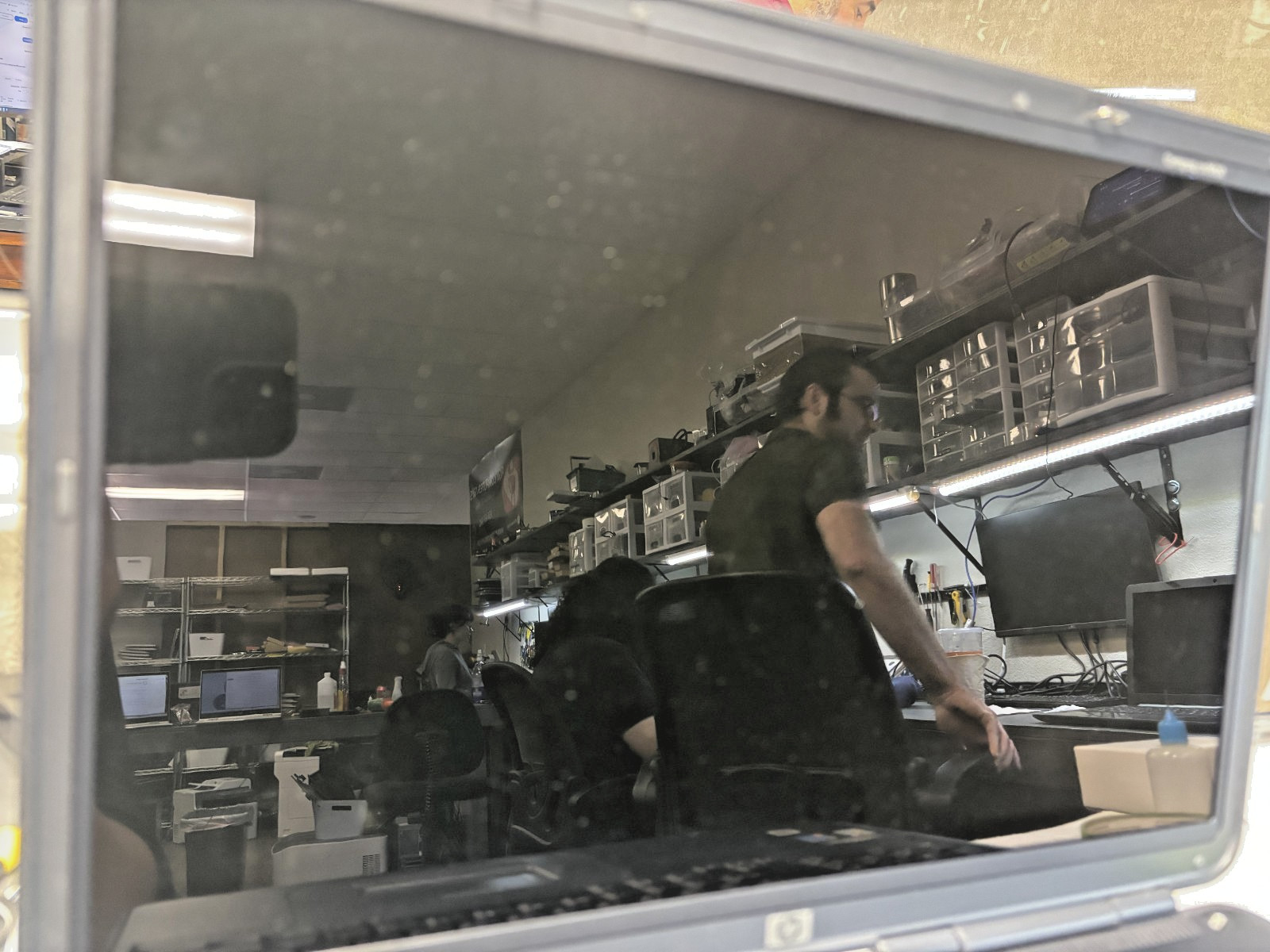 HP COMPAQ NX9600 – FOR PARTS/REPAIR hass ddr2 ram and 80gb at disc drive