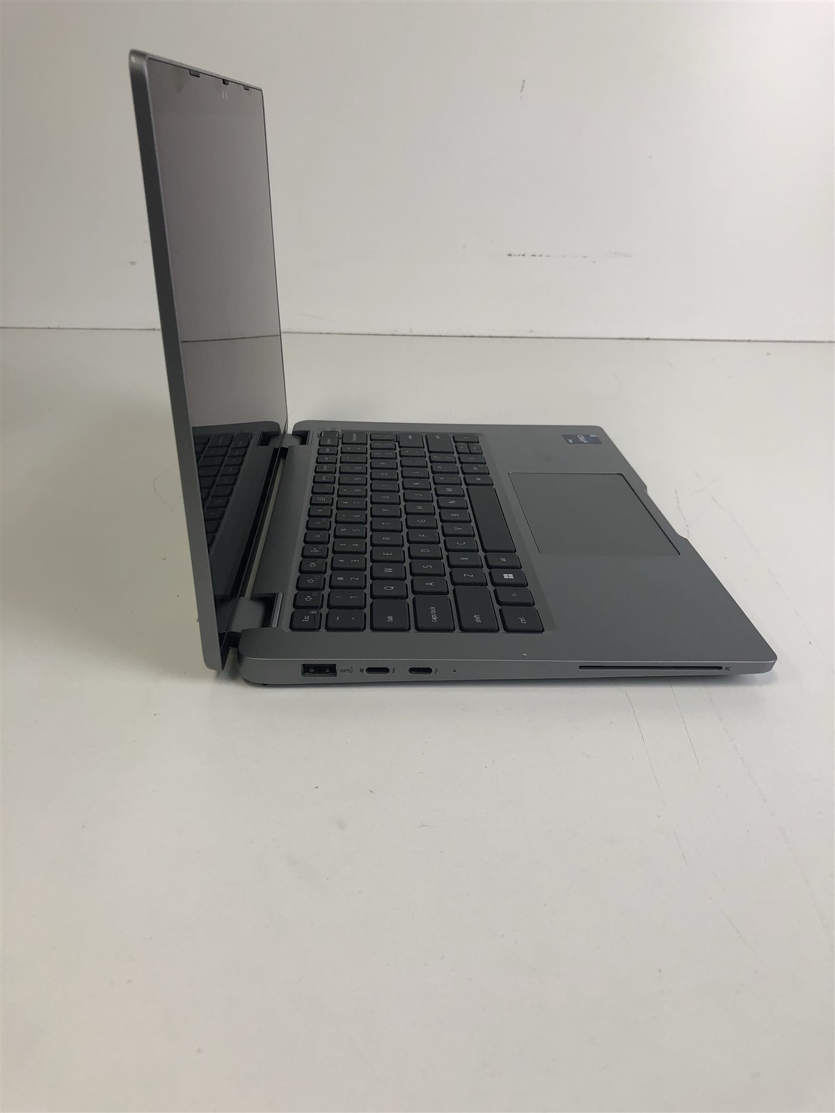 Dell Latitude 5340: Intel Core i7-1365U 1.8GHz – 16GB – 256GB (SELECT)