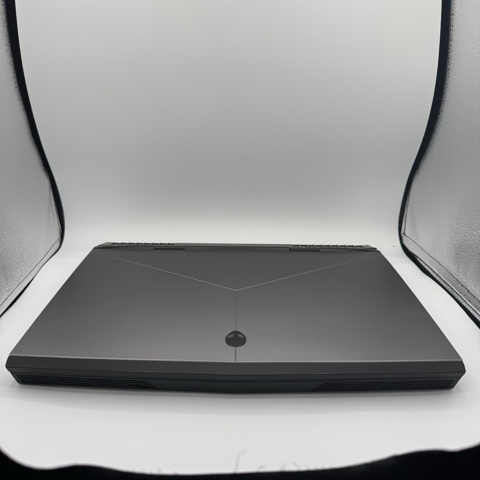 Alienware Dell 17 R4 17-6700HQ 17.3 SSD 1TB HDD 8GB Gaming Laptop Nvidia 1070