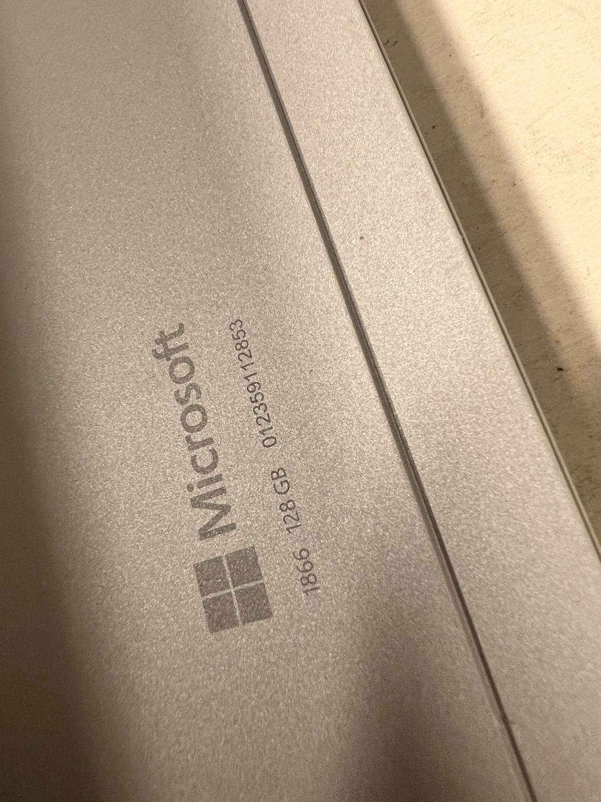 Lot o 3 Microsoft Surface Pro 7 1866 12.3″ Intel Core i3-1005G1 1.2GHz 4GB 128GB