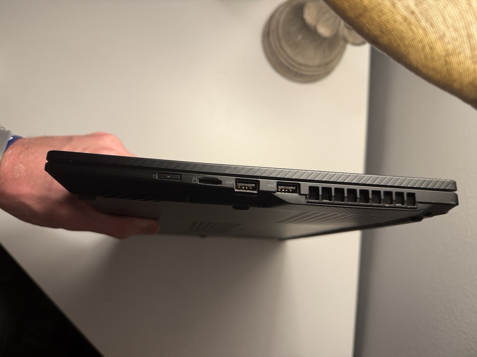 ASUS ROG Flow X16 GV601RM 16” Gaming Laptop Ryzen 9 6900HS RTX 3060 QHD 165Hz
