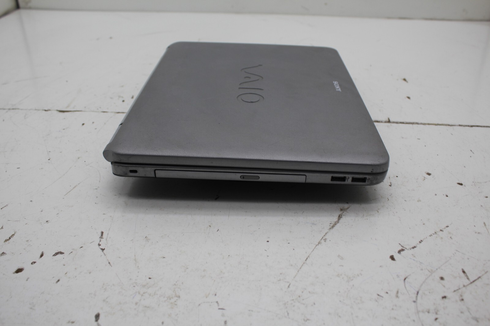 Sony VAIO VGN-NR110E Intel Pentium T2310 2GB Ram – No HDD or Battery
