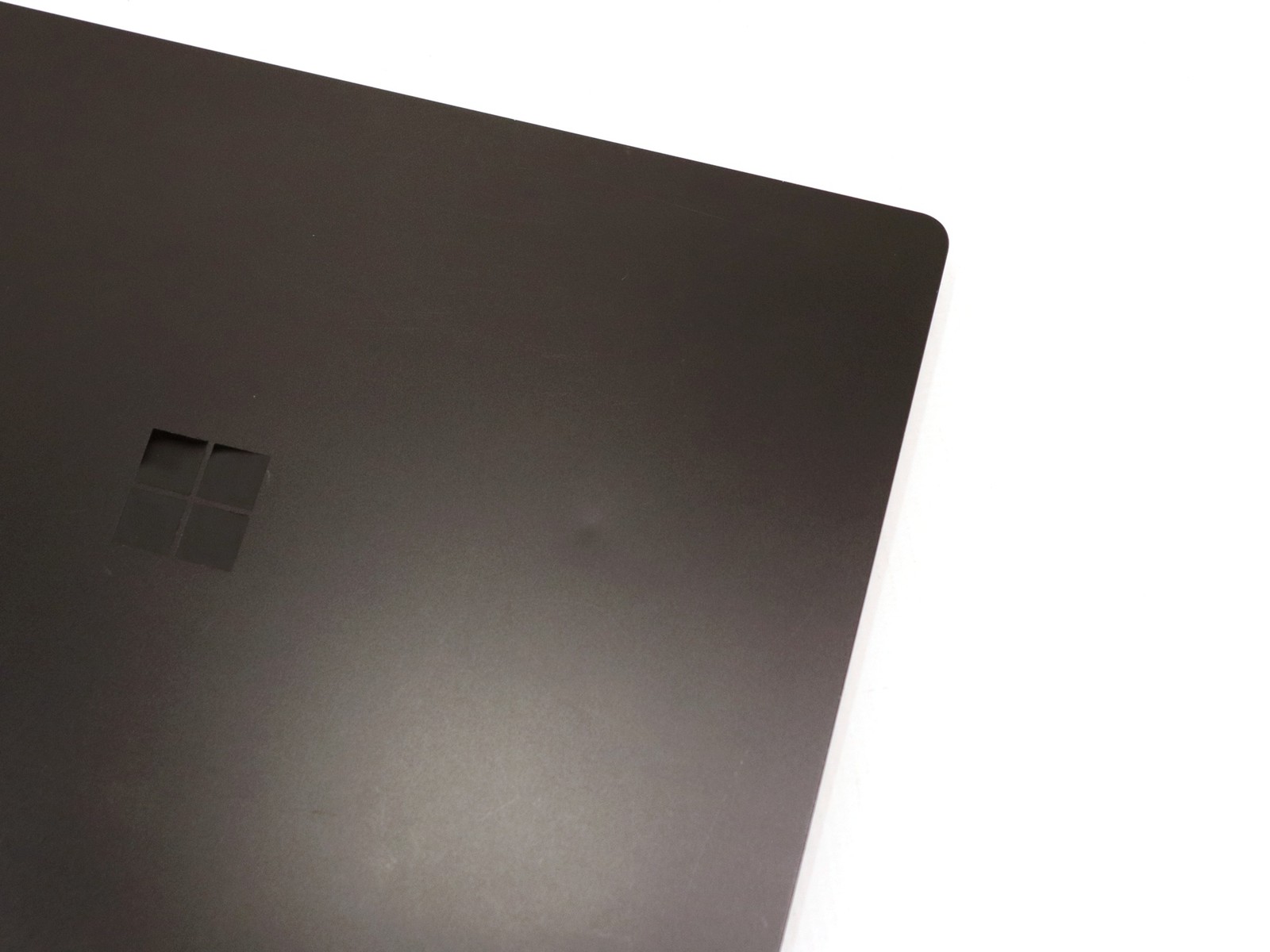 Microsoft Surface Laptop 4 1951 13.5″ Touch i5-1145G7 8GB 256GB NVMe W11P -AS IS