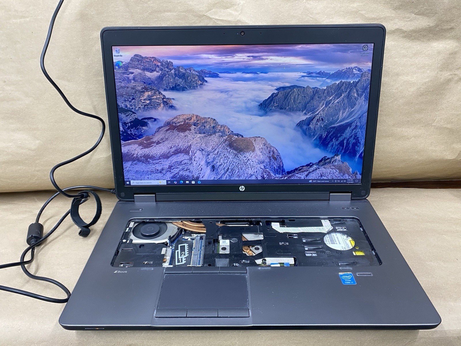 HP Zbook 17 – 17″ 1920×1080 – i7-4700MQ – 4GB – 250GB SSD – Win 10 Pro