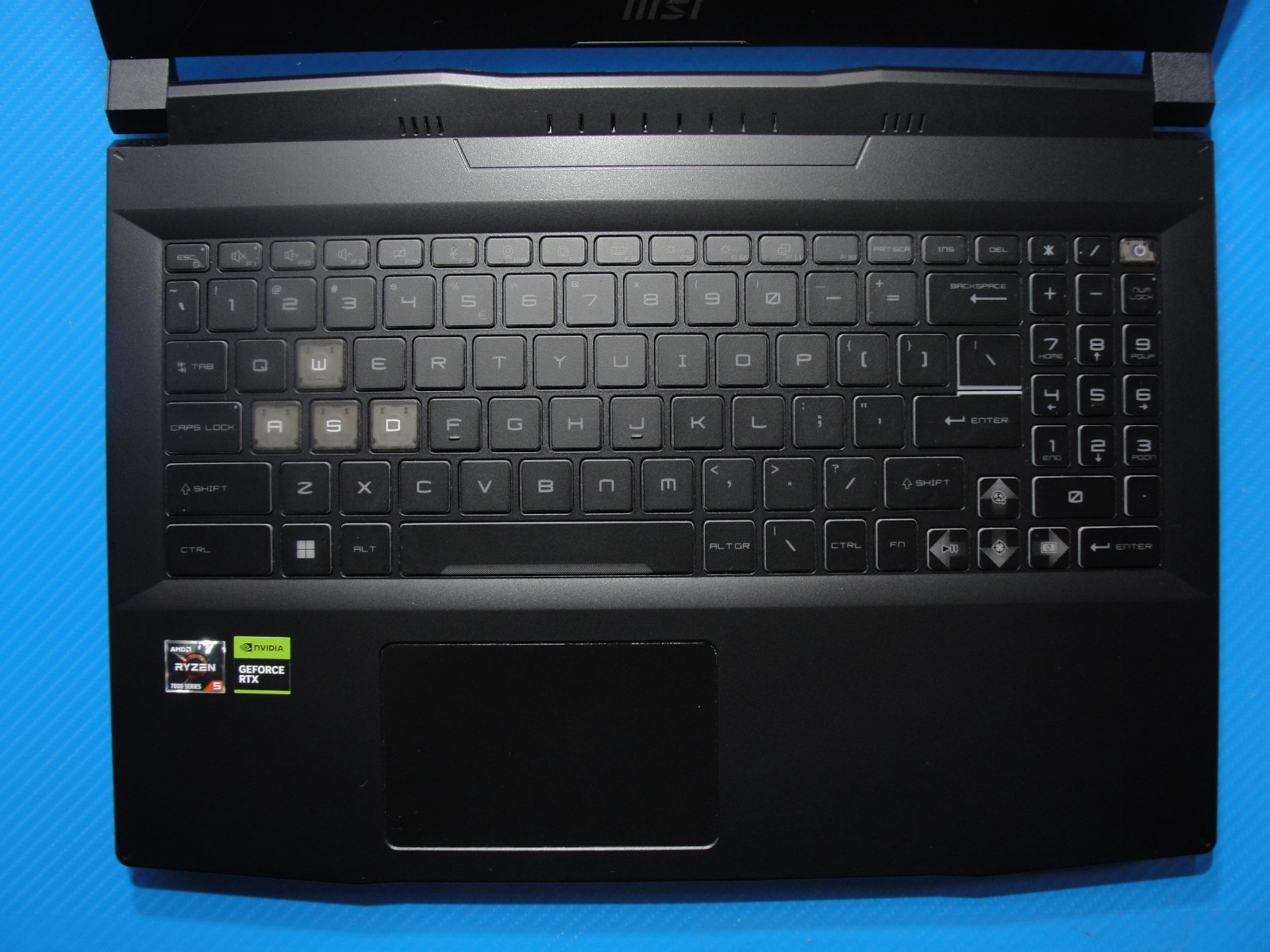 MSI Bravo 15 C7VE 15.6″ FHD 144Hz AMD Ryzen 5 7535HS 16GB RAM 512GB SSD RTX 4050