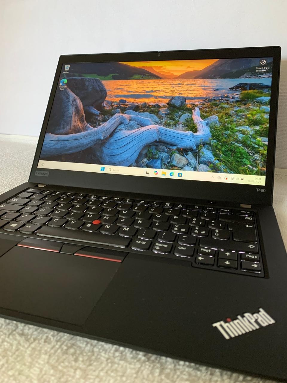 Lenovo ThinkPad T490 i5-8365U 16GB 1TB SSD 14.1” FHD IPS