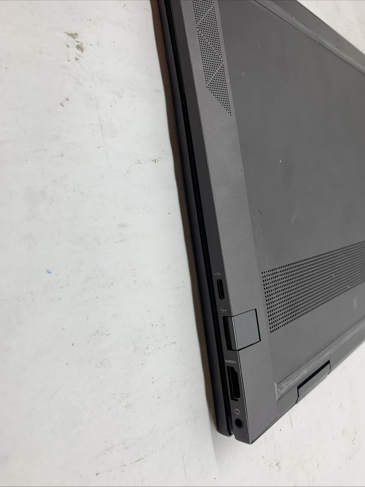 HP ENVY x360 15 FHD 15.6″ (512GB SSD, AMD Ryzen 7 5700U, 1.80 GHz, 12GB