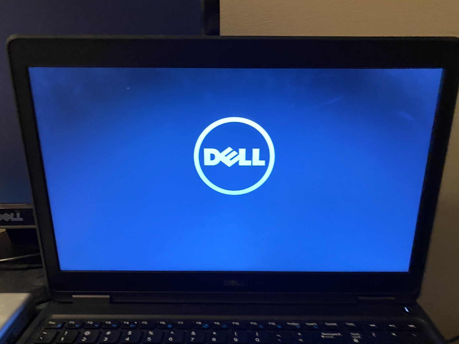 Dell Latitude E5550 | Intel i5 2.3GHz | 8GB RAM | 510gb HD | Win 10 Pro | GOOD
