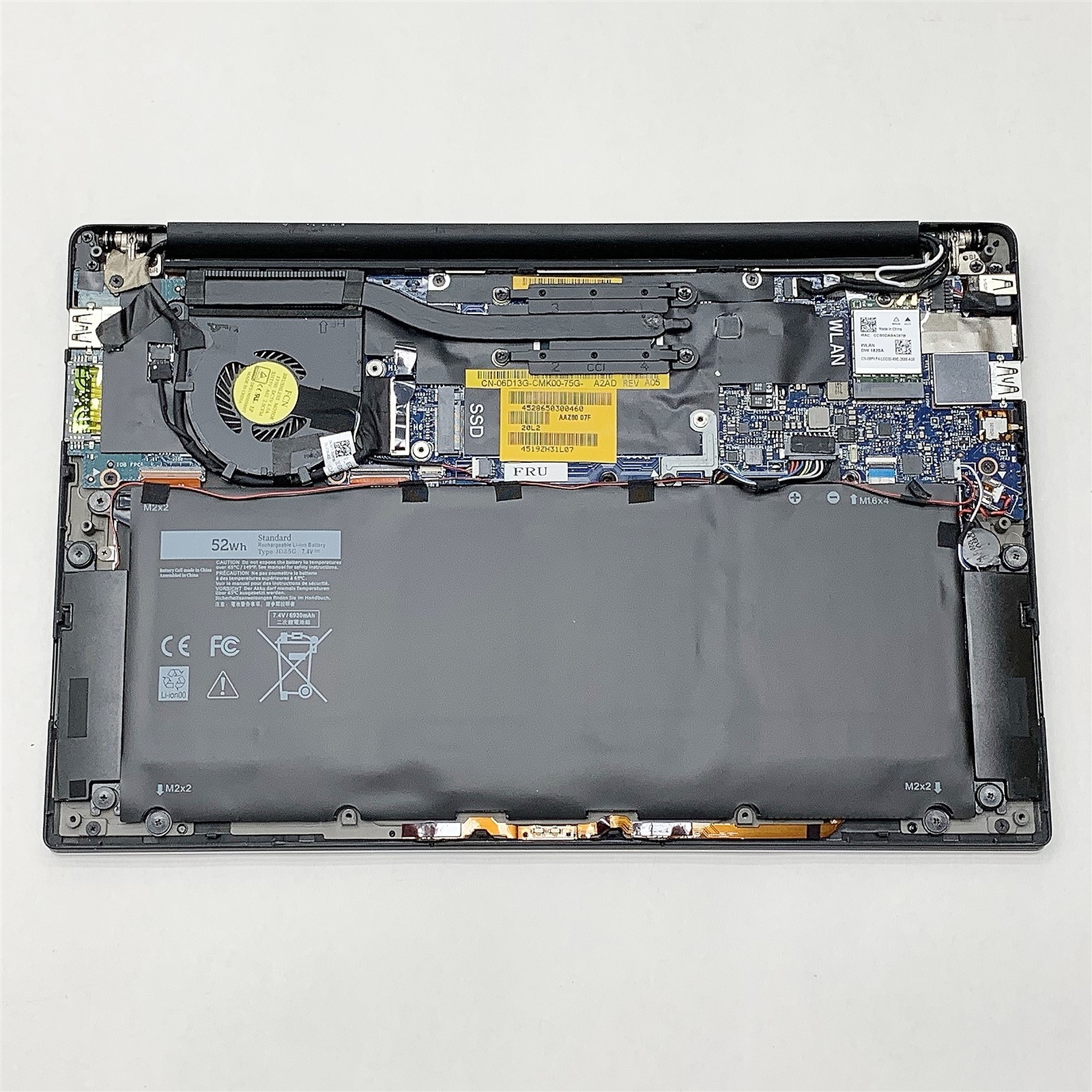 Dell XPS 9350 Laptop Intel i7 6560U 2.20GHZ 13.3″ Touch QHD+ 8GB NO HDD Parts
