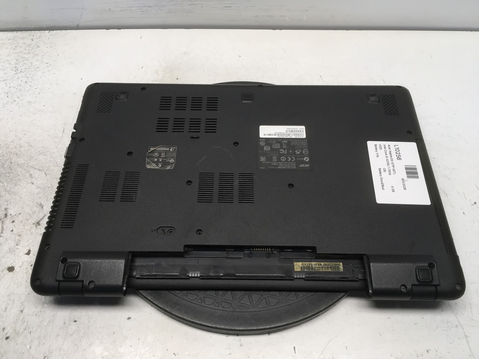 Acer Aspire E5-571P-55TL Intel Core i5-4210U 1.7GHz 4 GB NO HDD No Batt