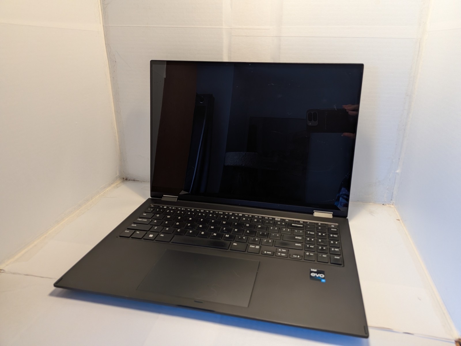 LG Gram 16 2 in 1, 13th Gen i7 Intel(R), 32GB memory, 16 inch, 1 TB storage