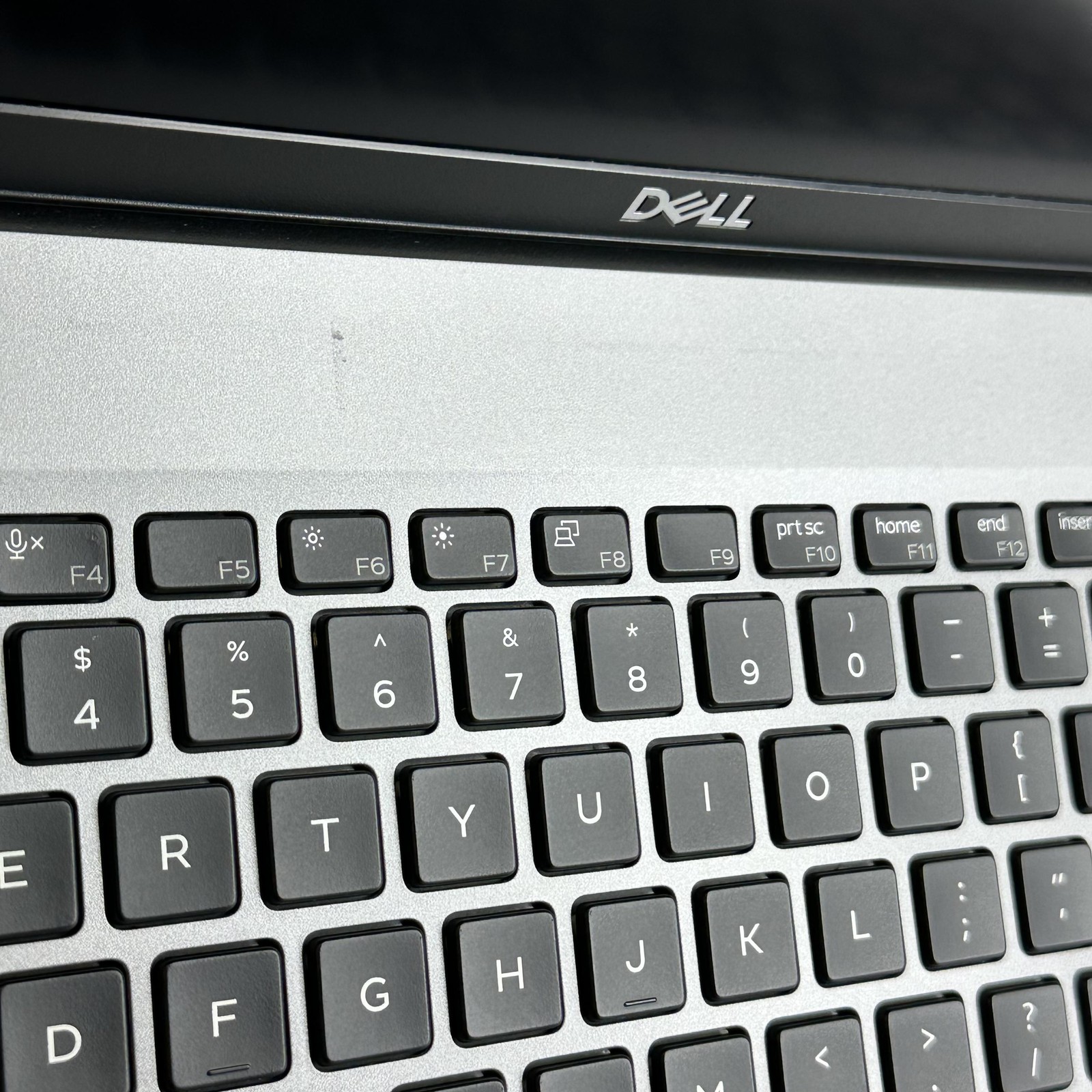 Dell Latitude 5510 15.6 Gray FHD i7-10610U 1.80GHz 8GB 256GB SSD Good