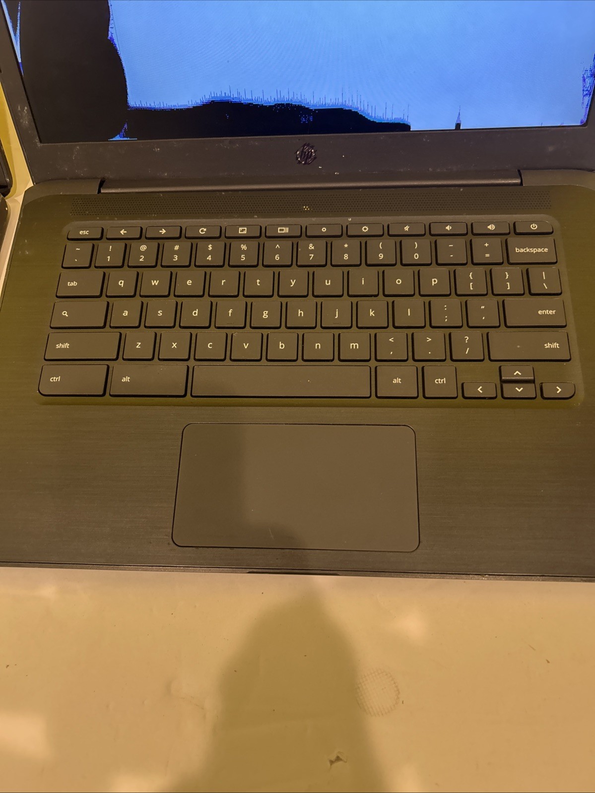Lot of 2 HP Chromebook 14 G5 14″ For Parts Repair SCREEN