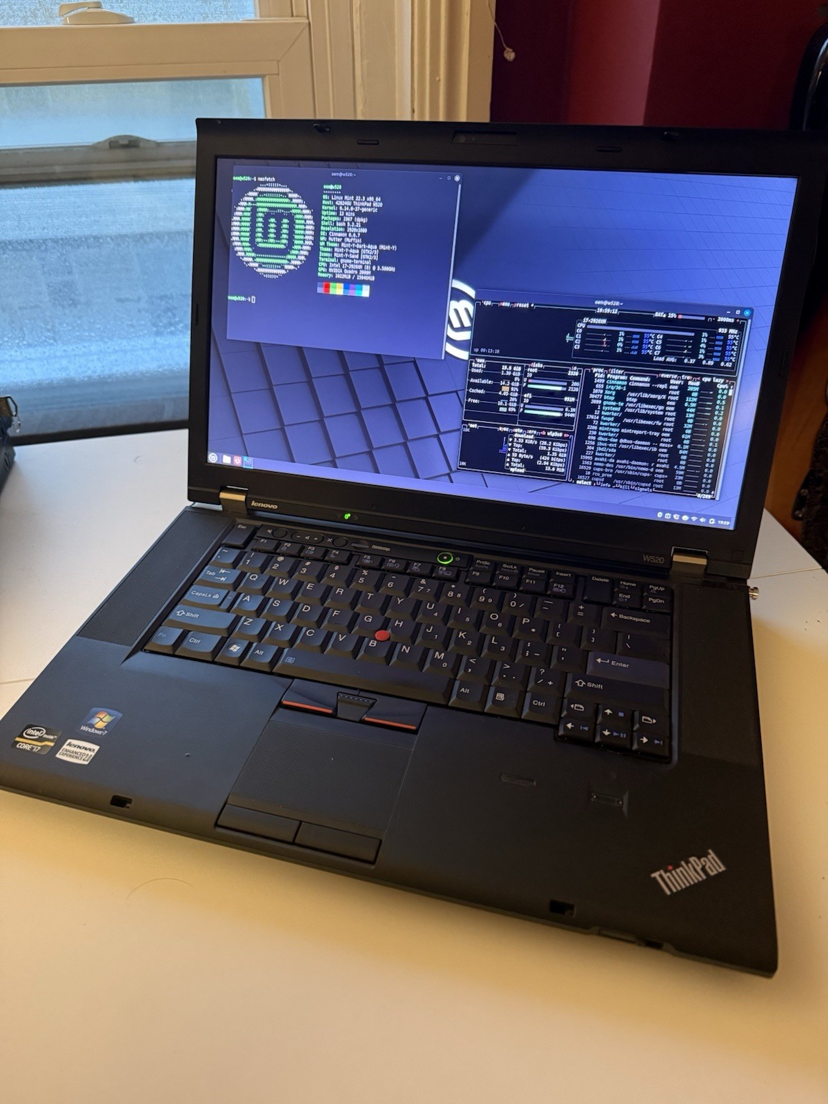 Lenovo ThinkPad W520 – i7 2920xm – 16GB RAM – 2x250gb SSD – Linux Mint – 2000M