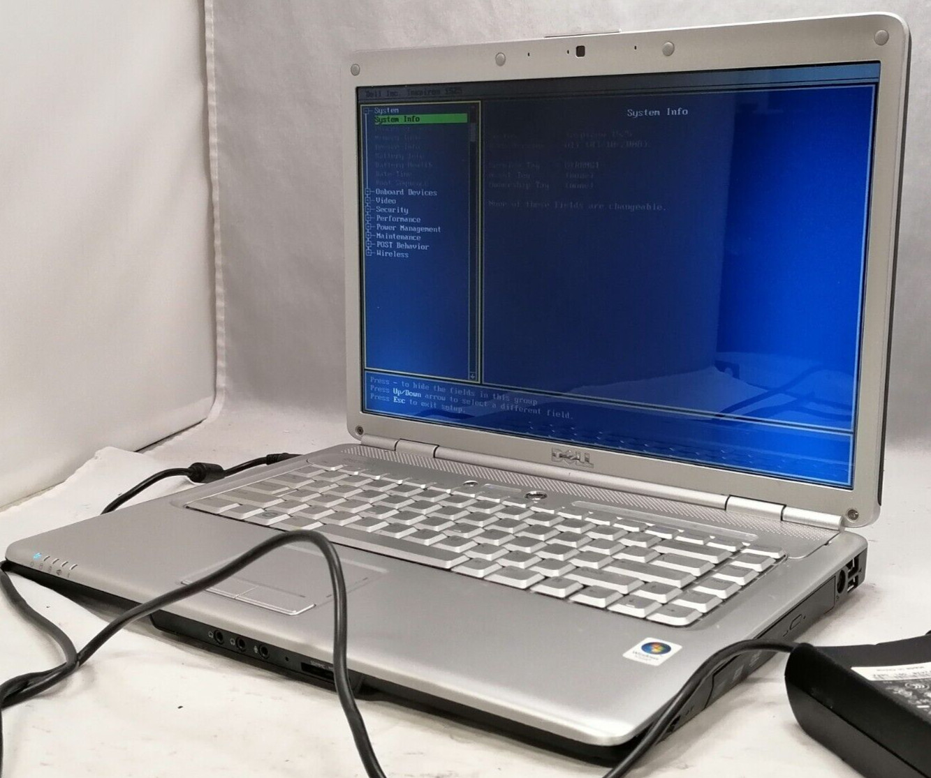 FOR PARTS 15.4″ Dell Inspiron 1525 (Pentium T2390/1.86 GHz/2 GB RAM)