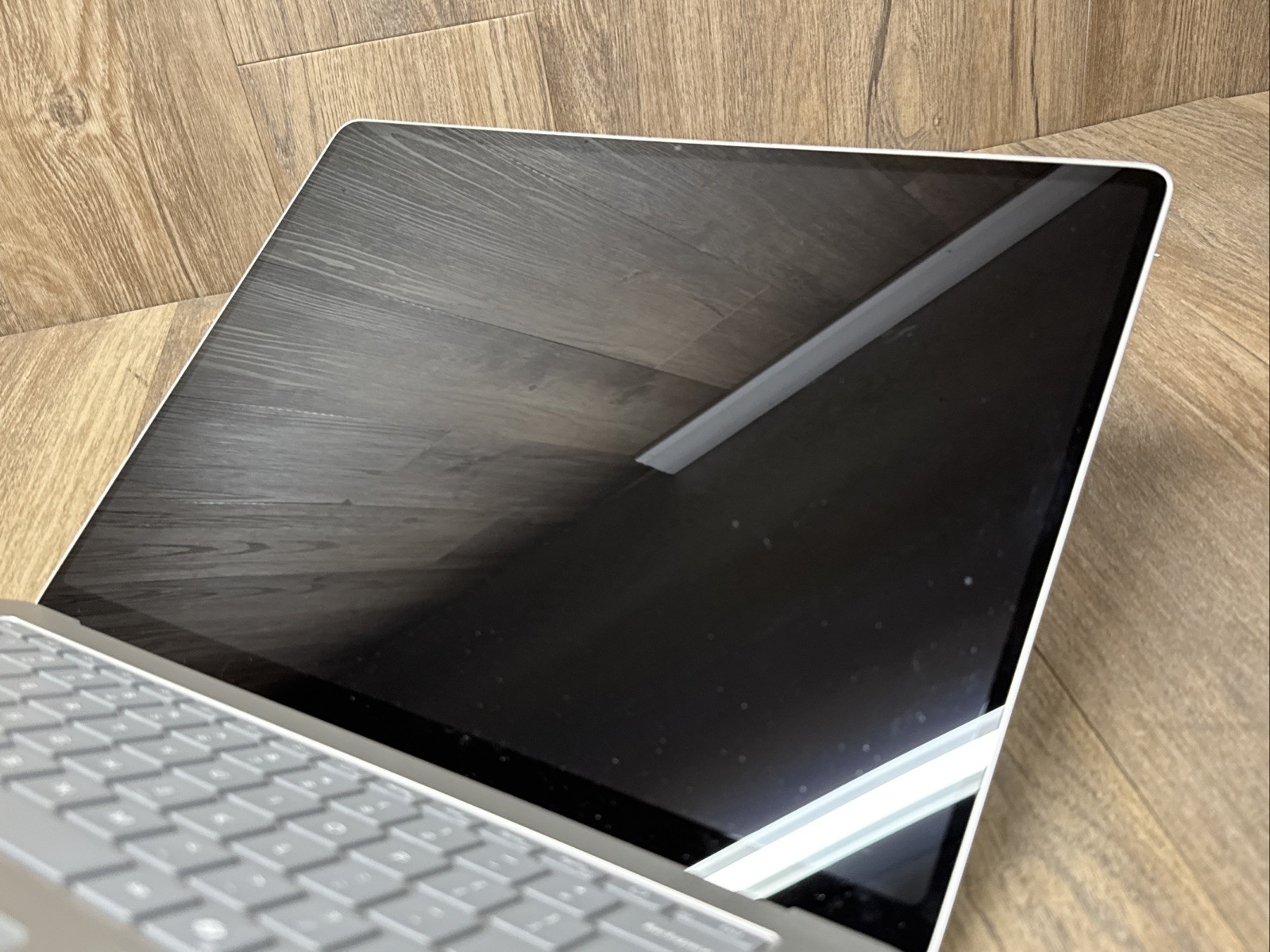 Microsoft Surface Laptop 7 2037 13.8″ Snapdragon X 3.4GHz 16GB RAM 512GB SSD