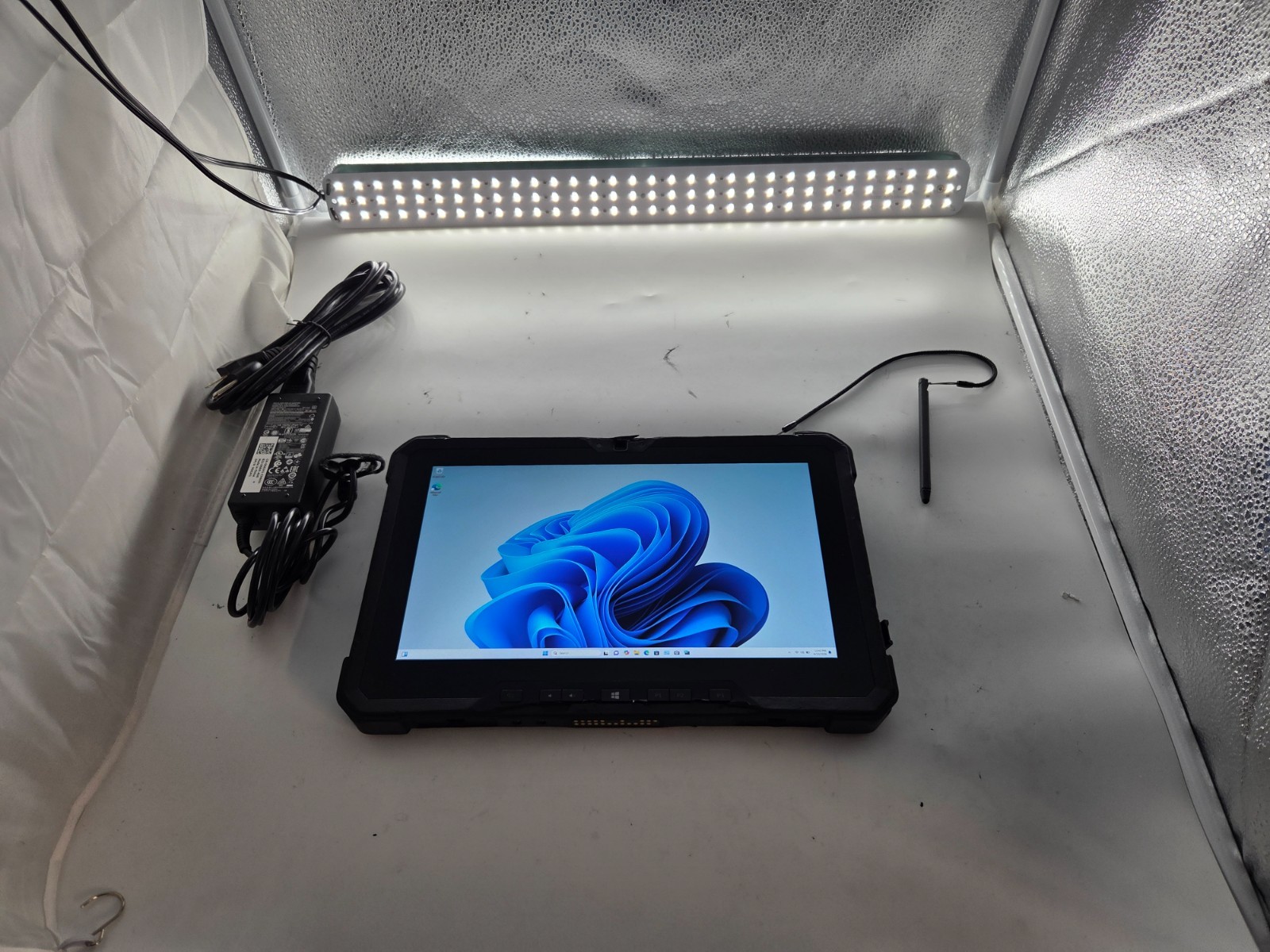 Latitude7212 Rugged w/2 Batteries&Stylus.i5-8350U8GB.128GB M.2.11.6″FHD Touch.