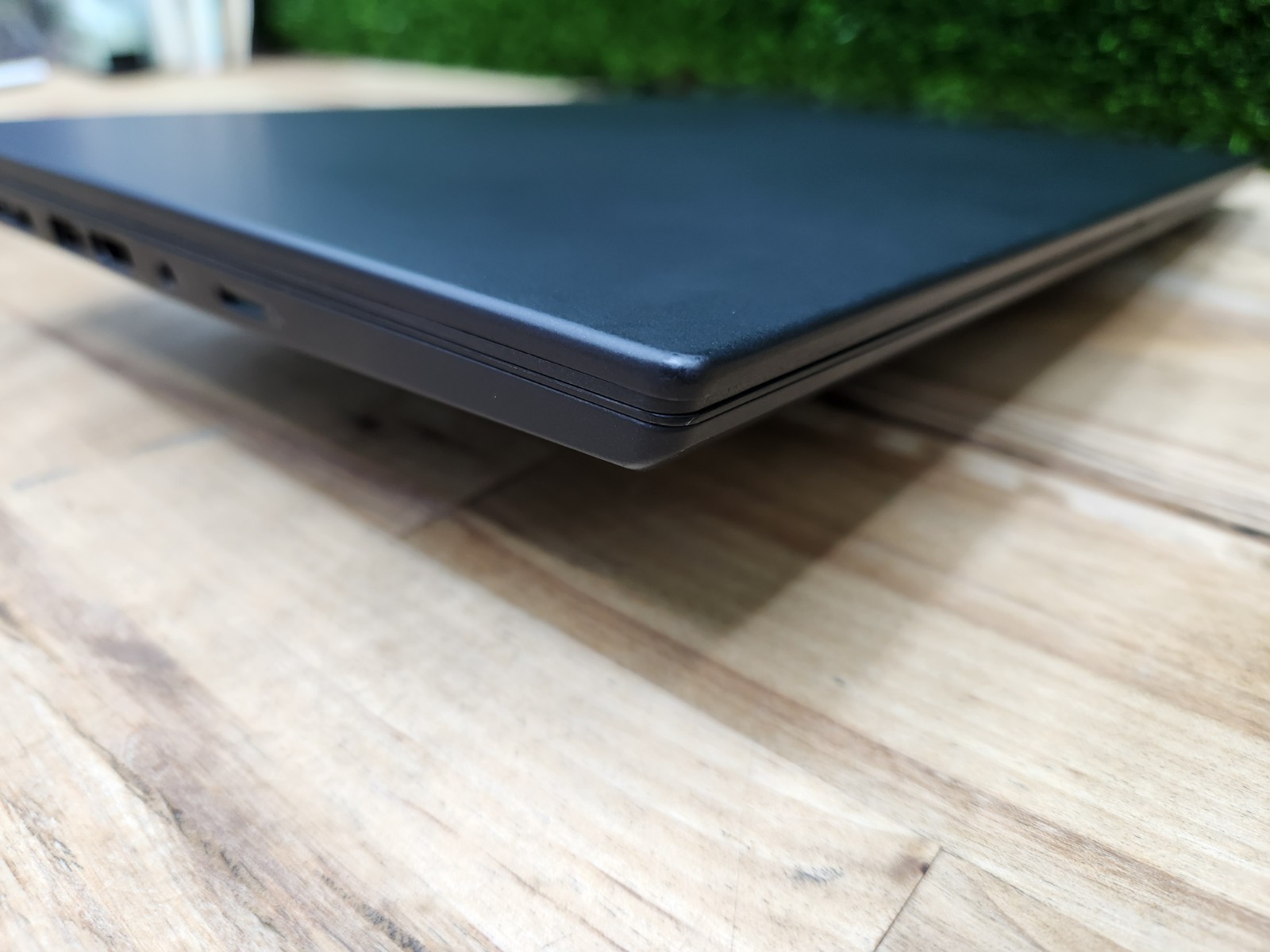 Lenovo ThinkPad P14s 14″ FHD i7-10610U 16GB 256GB SSD P520 GPU EXCELLENT BATT~