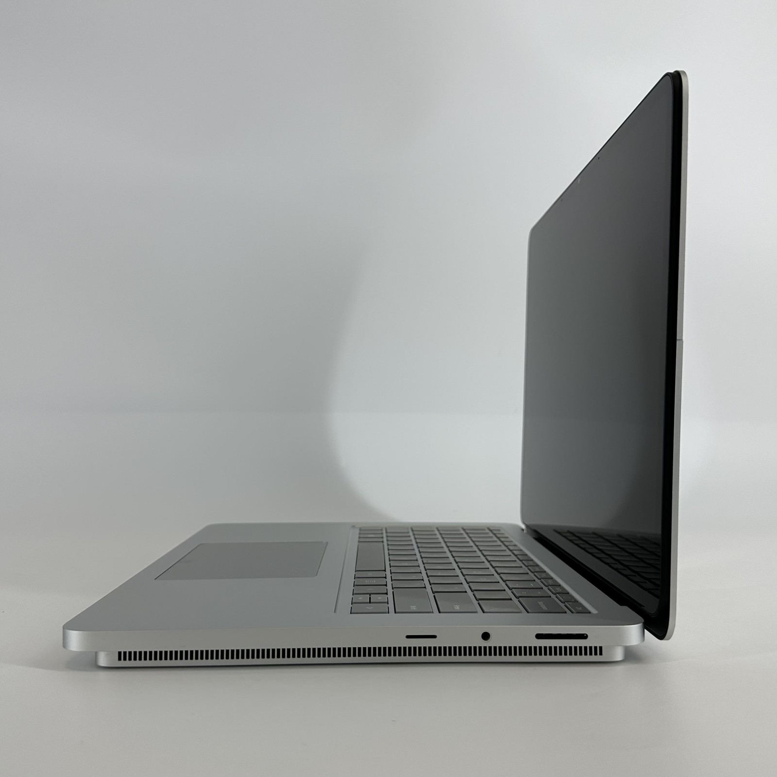 Microsoft Surface Laptop Studio 2 14 2K TOUCH 2.9GHz i7-13800H 32GB 1TB RTX 4050