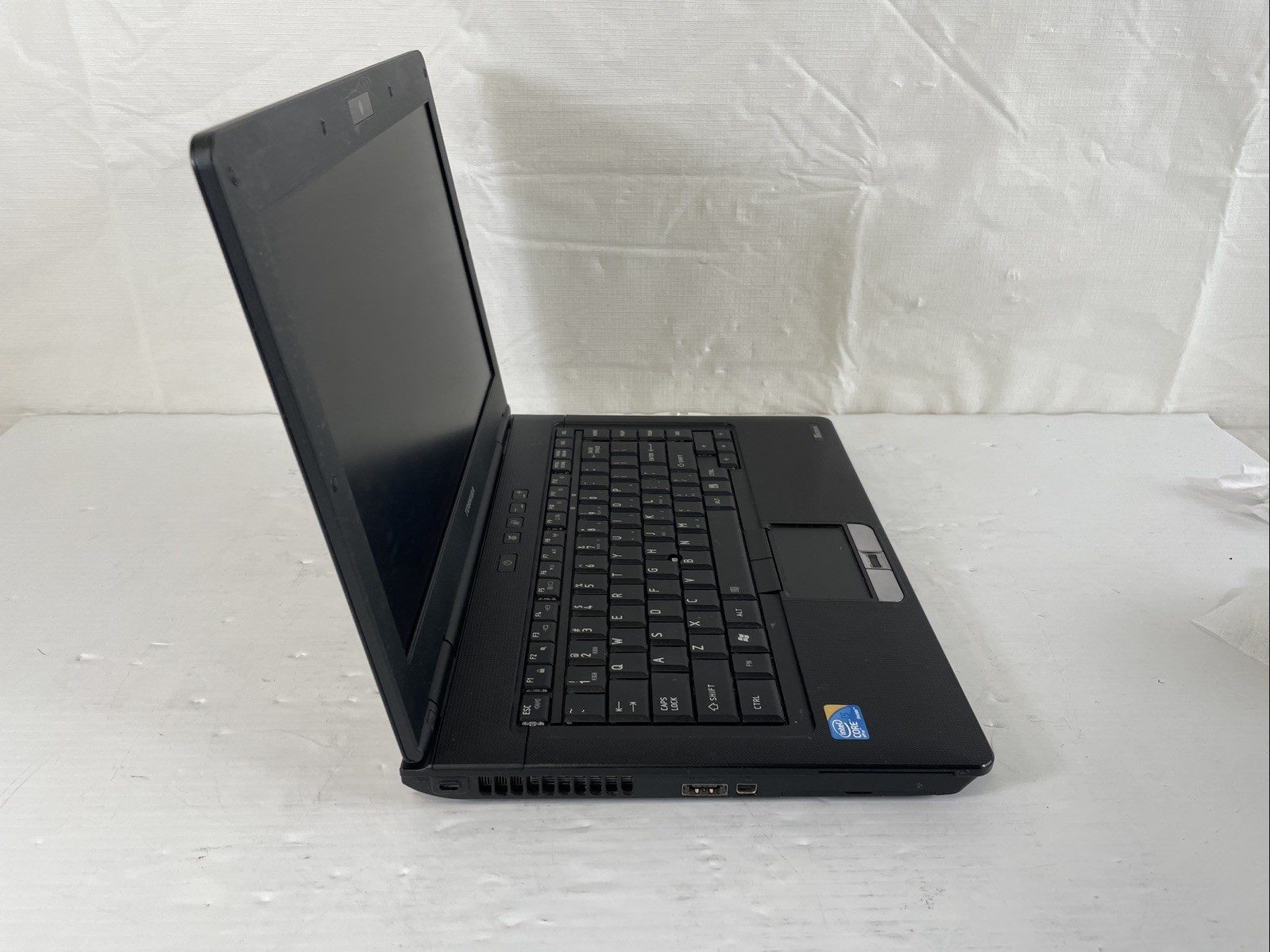 Toshiba Tecra 14″ M11-S3430 i5 M520 2.4Ghz 8GB Ram 320GB Hard drive Windows 11