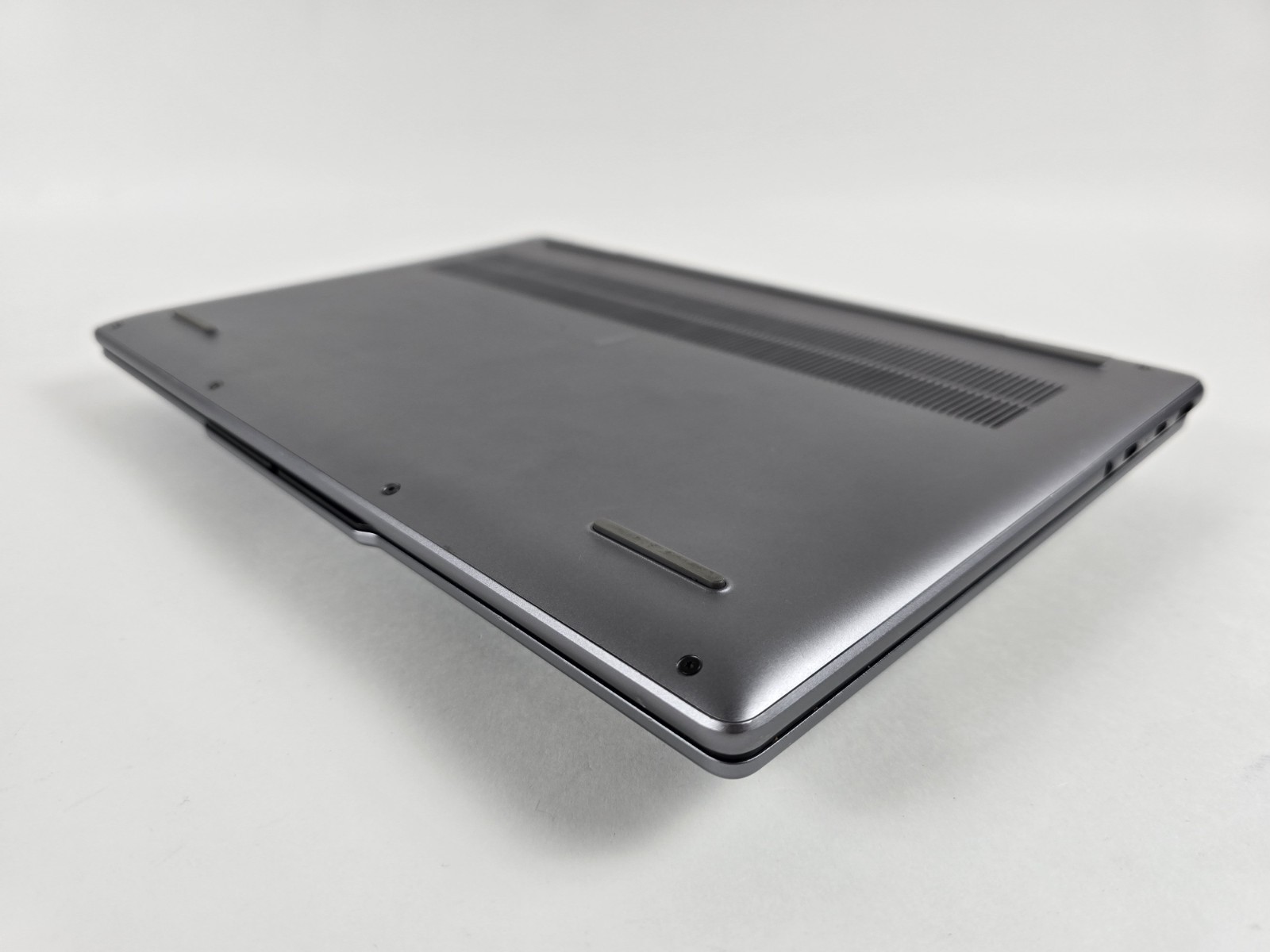 Lenovo Yoga 7 14″ WUXGA Touch 2-in-1 Ryzen 7 8840HS 16GB 1TB SSD – Used- READ