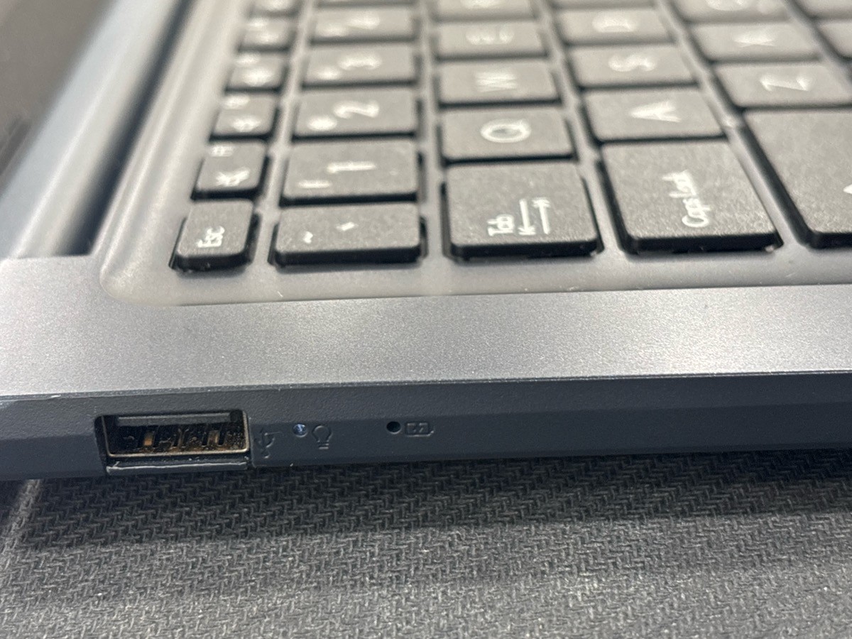 ASUS X1404V (HPS016478)