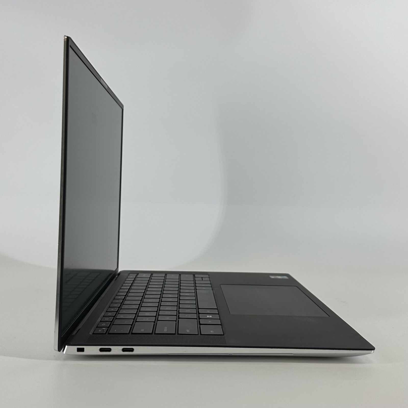Dell XPS 15 9530 FHD+ 2.4 GHz i7-13700H 16GB 1TB SSD NVIDIA RTX 4050 Very Good