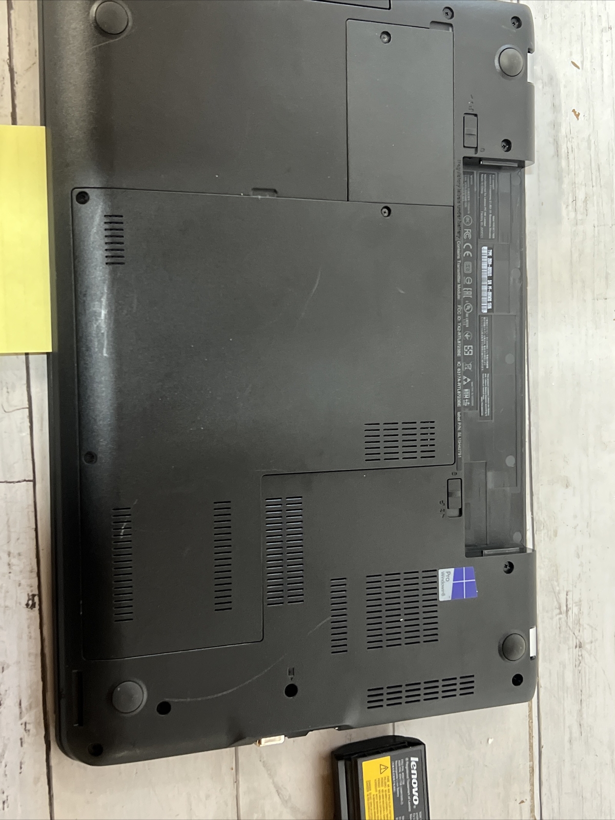 Lenovo ThinkPad 20DH002QUS- FOR PARTS- Powers On But Screen Is Not Working