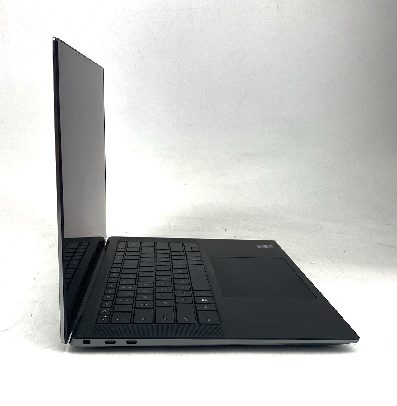 Dell Latitude 5570 Core i7 12th Gen 1.30GHz 12800H 32GB 500GB Wn 11 Pro Grade-B