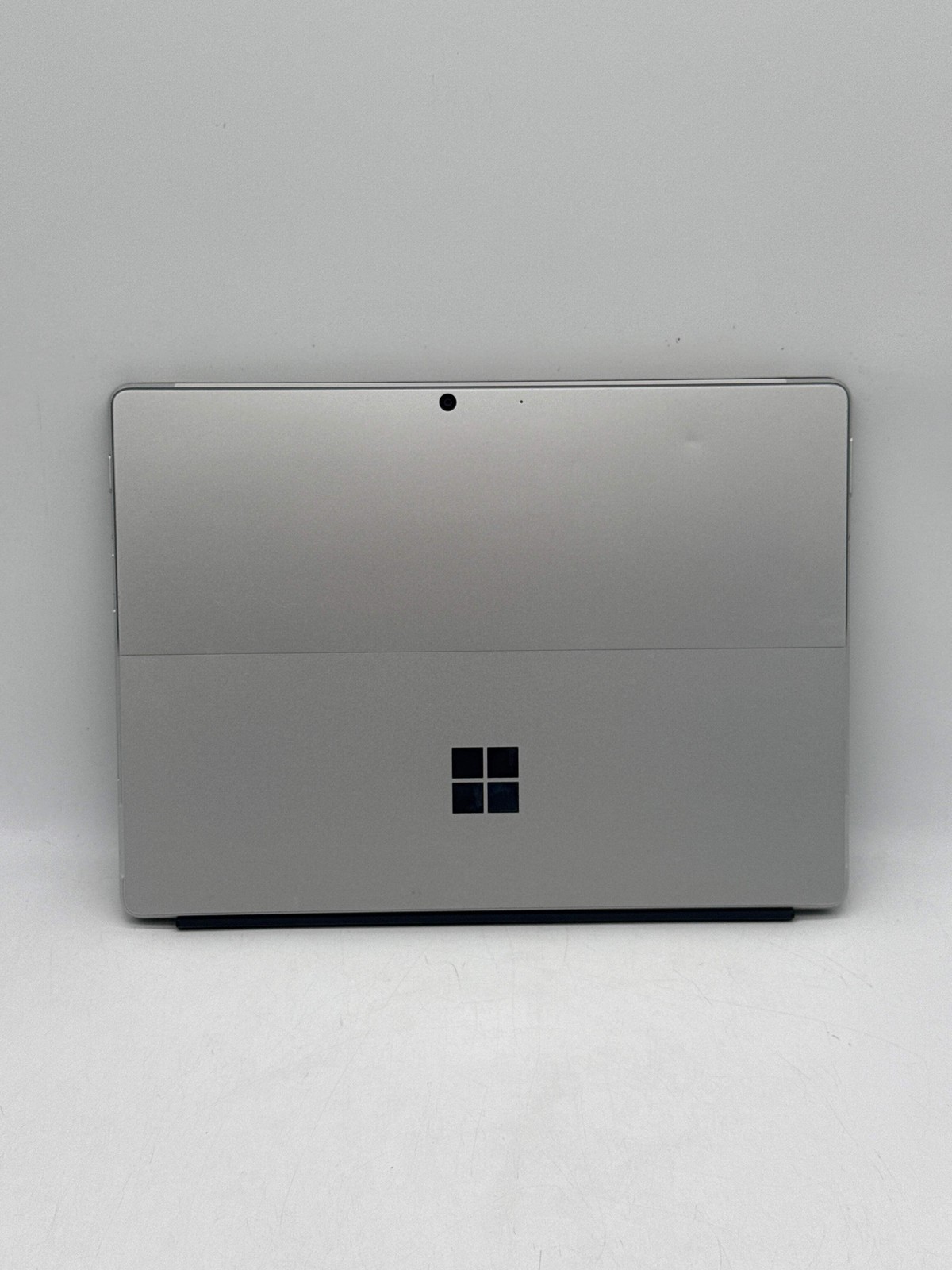 Microsoft Surface Pro 8 13″ Core i7-1185G7 16GB RAM 512GB SSD – For Parts