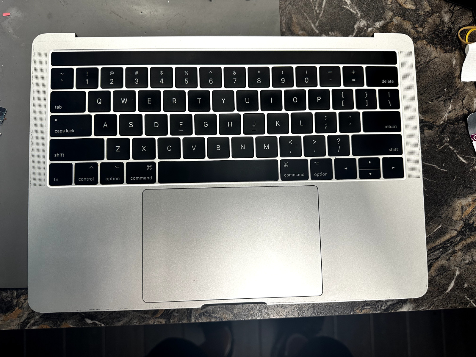 Macbook Pro 2017 A1707 EMC 3162 ⚠️DEAD WATER DAMAGE ⚠️