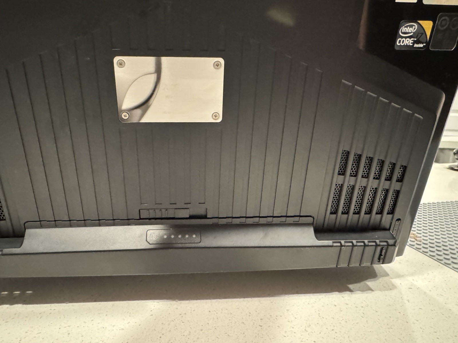 Alienware M15xr1 Upgraded With 970m