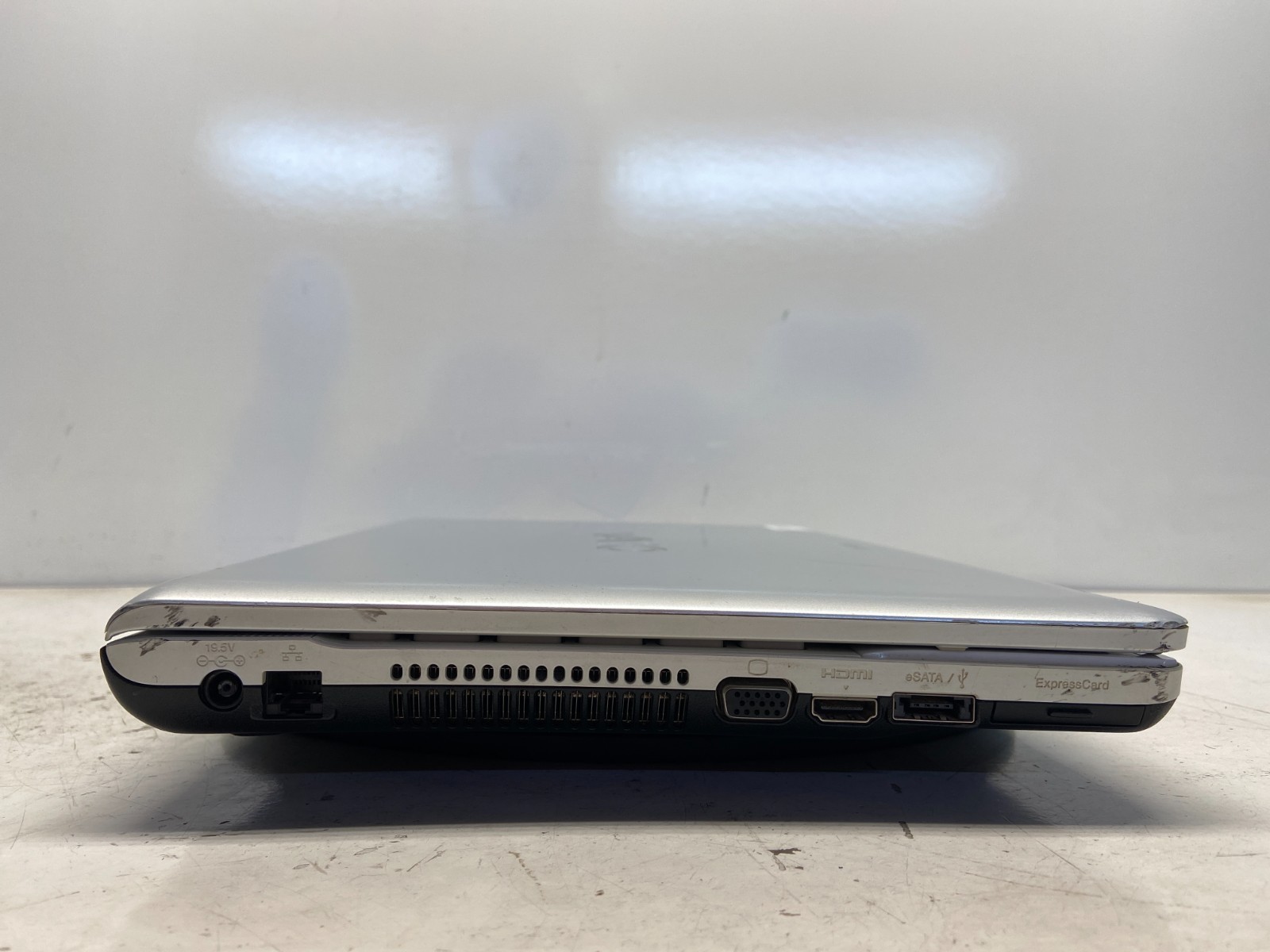 Sony Vaio VPCEB33FM Intel Core i3-370M 2.4GHz 4 GB NO HDD