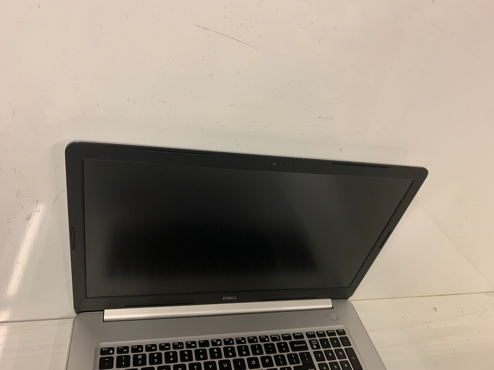 Dell Inspiron 17 5770 17.3″ FHD Laptop i7-8550U 16GB 256GB SSD + 2TB HDD Win11