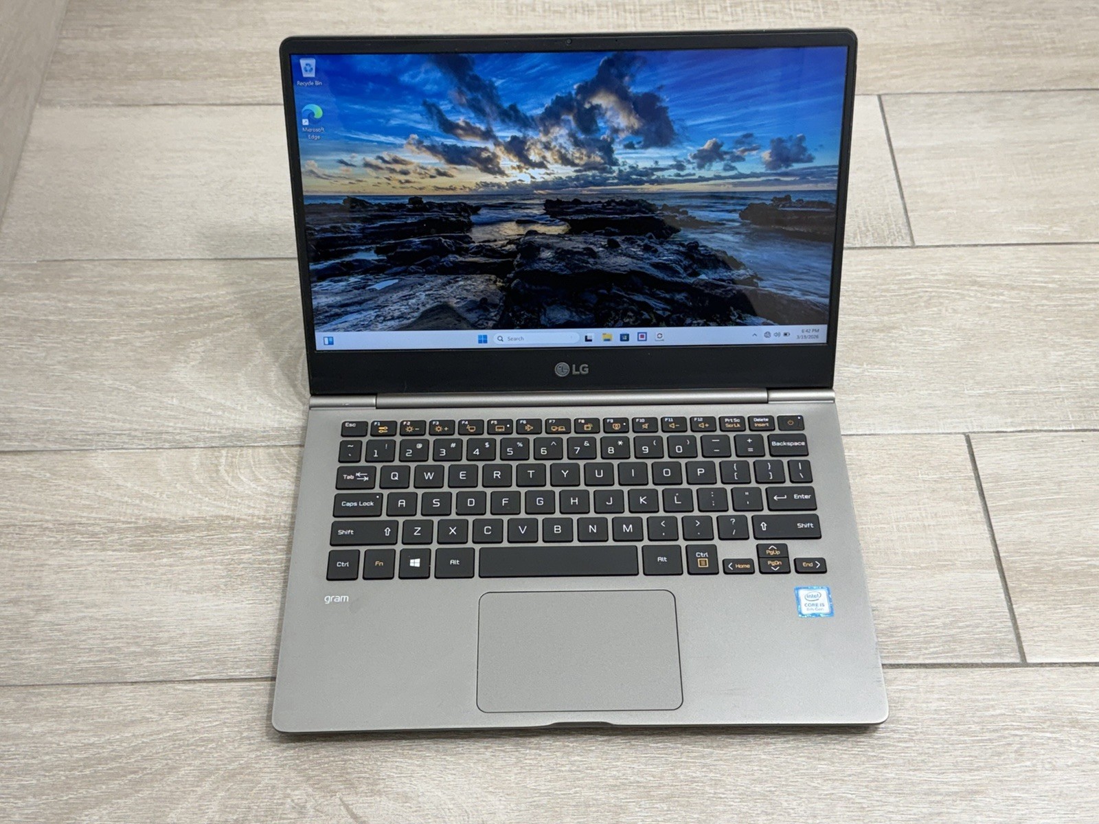 LG 13Z990-A. AAS5U1 13″ Touch Laptop Core i5-8265U 12GB RAM 256GB SSD Win-11