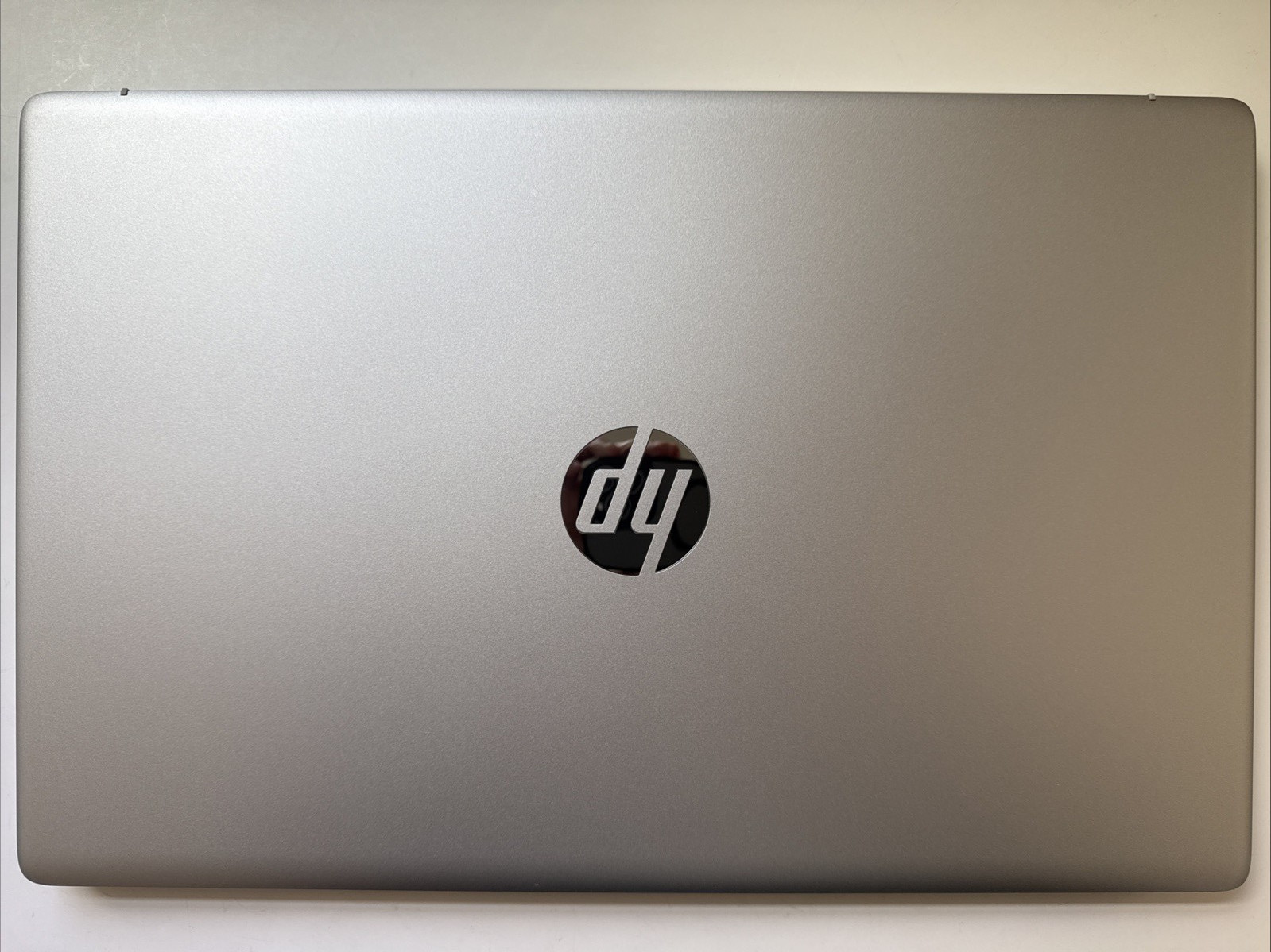 HP 17.3″ Full HD Laptop AMD Ryzen 5 7520U- 8GB Memory 512GB SSD Natural Silver