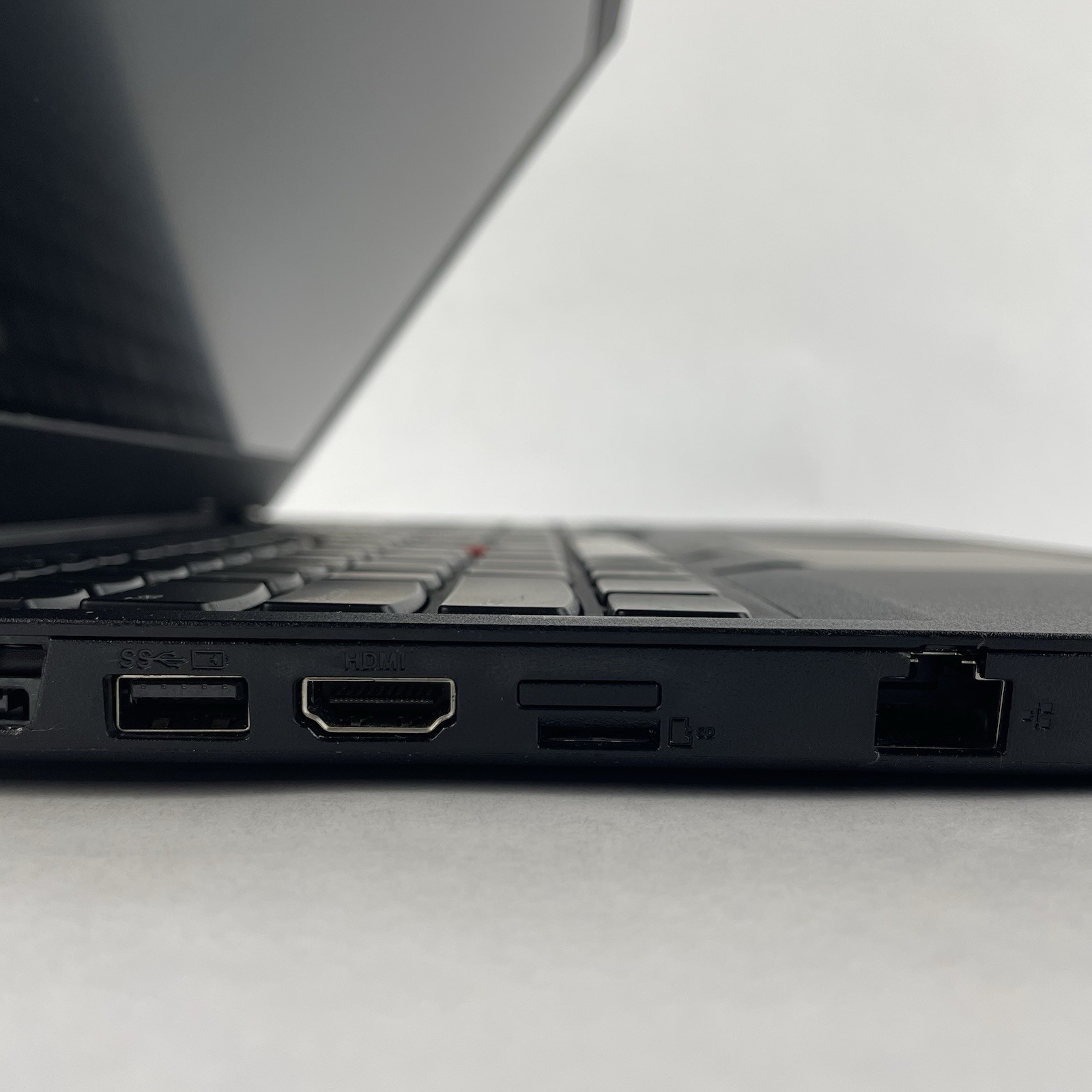 Lenovo ThinkPad L580 15.6″ i5-8250U 1.60 GHz 8 GB RAM No SSD/OS/AC – Missing Key