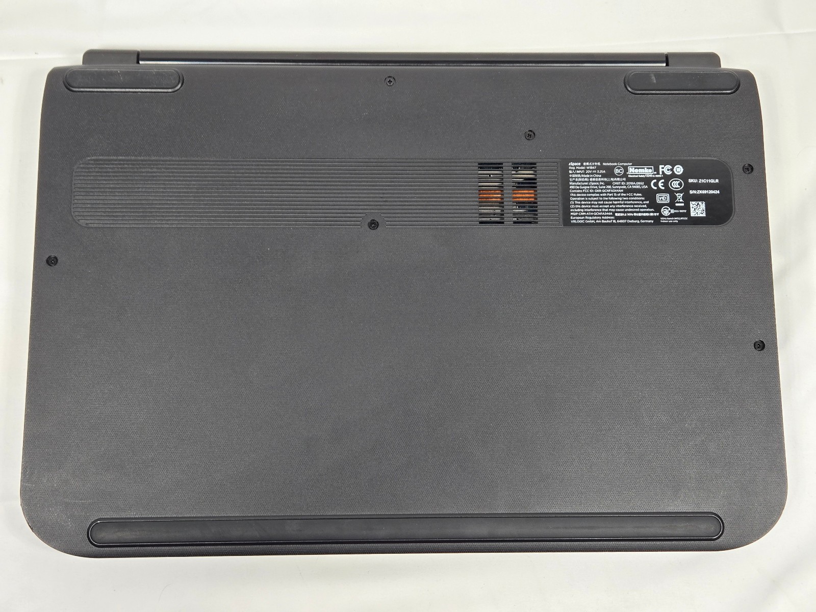 zSpace Original Edition W1847 15.6″ LCD A9-9420 CPU 8GB RAM 240GB SSD Windows 11