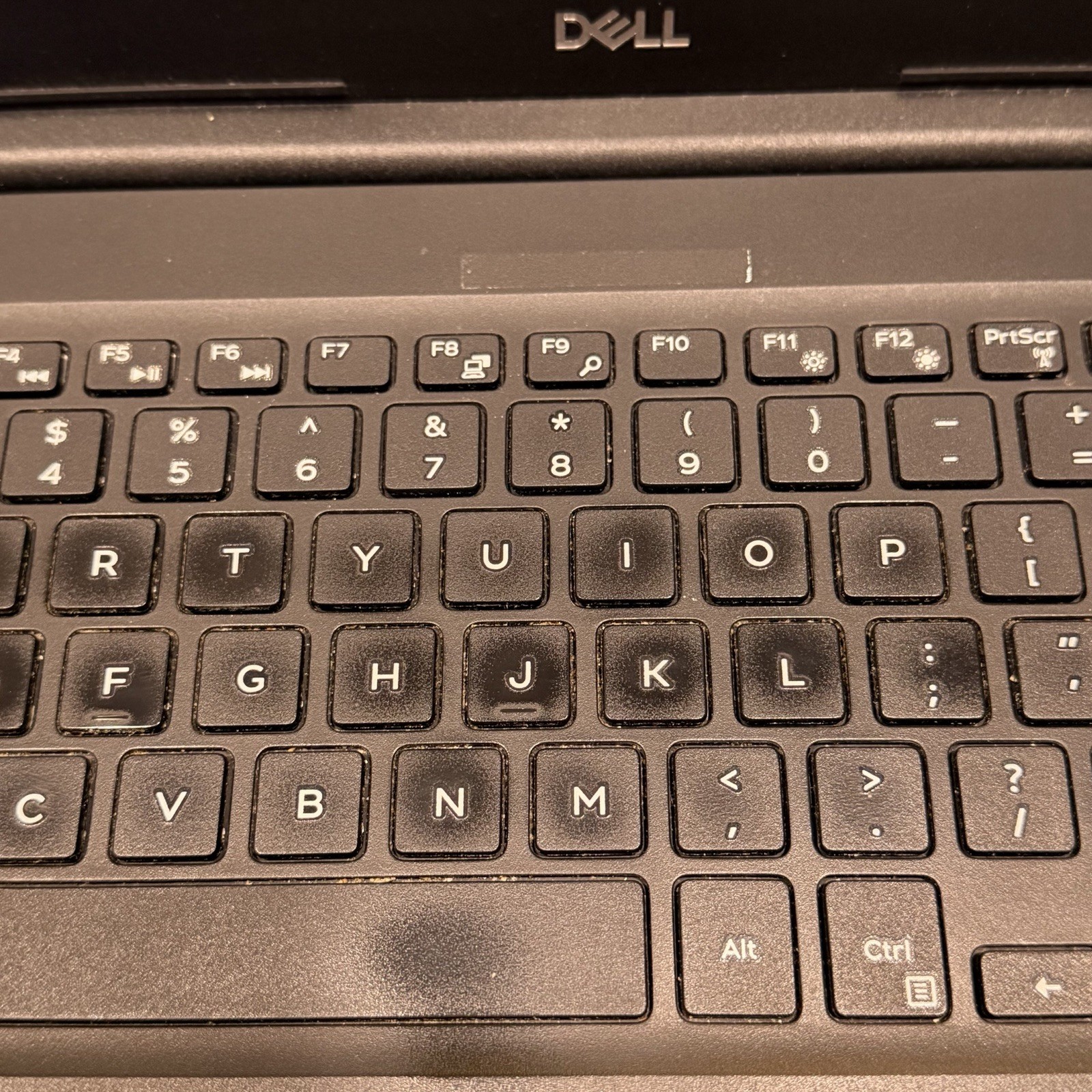 Dell Latitude 3590 i5-8250U 1.6GHz No RAM/No HDD Tested To Bios Cracked Case