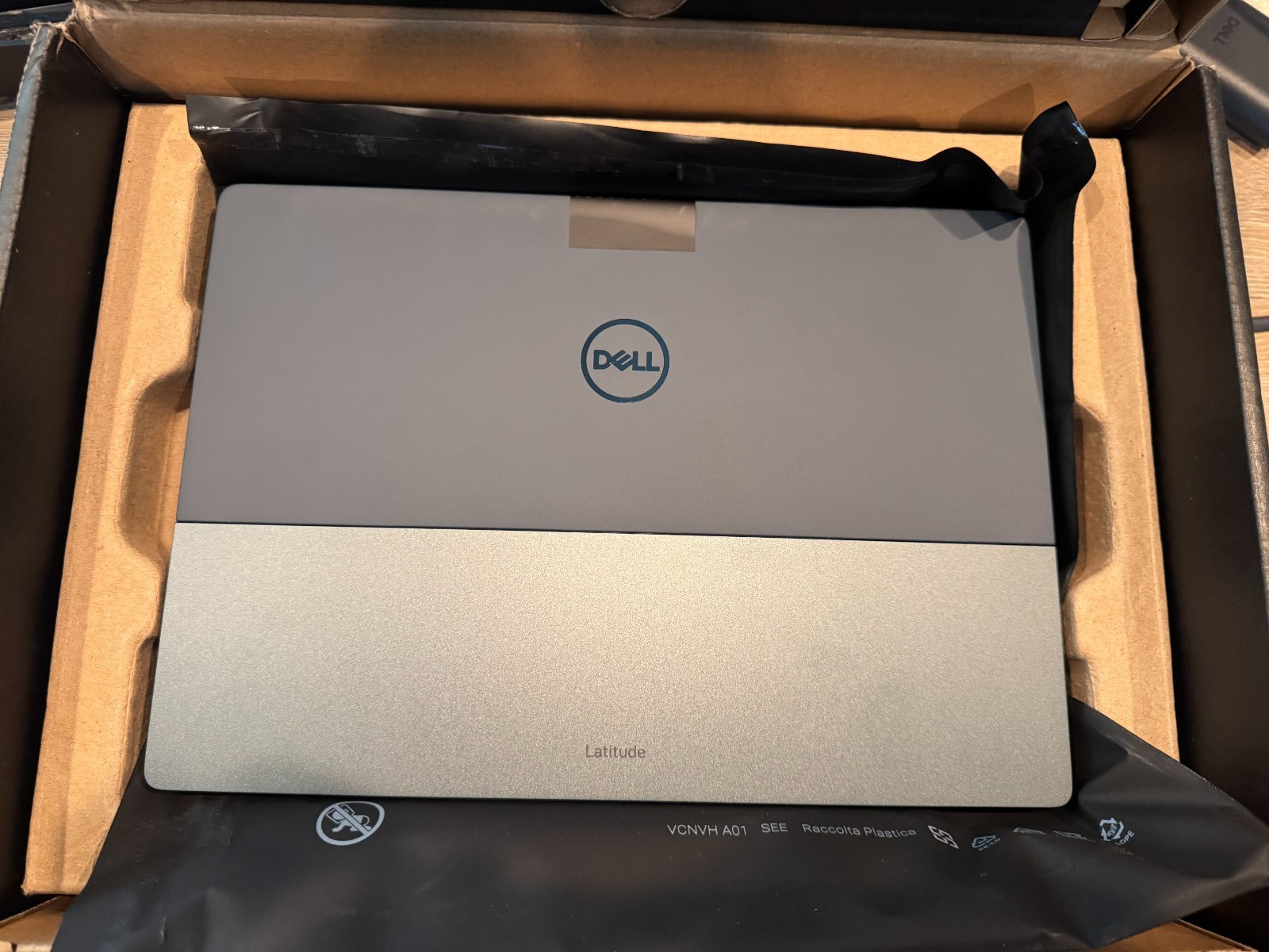 Dell Latitude 7350 Detachable, Core Ultra 7 164U, 32GB RAM, 512GB SSD, WIN 11 PR