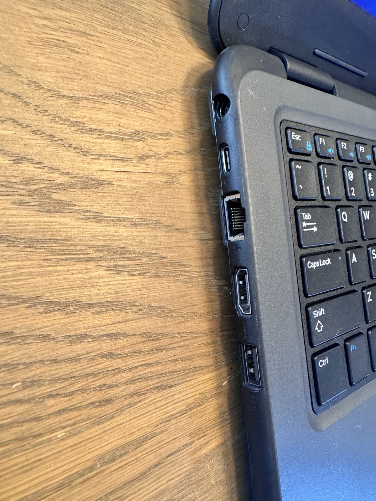 Dell Latitude 3310 13.3″ TOUCHSCREEN (128 GB SSD, Intel Core i3 8145U, 8GB RAM)