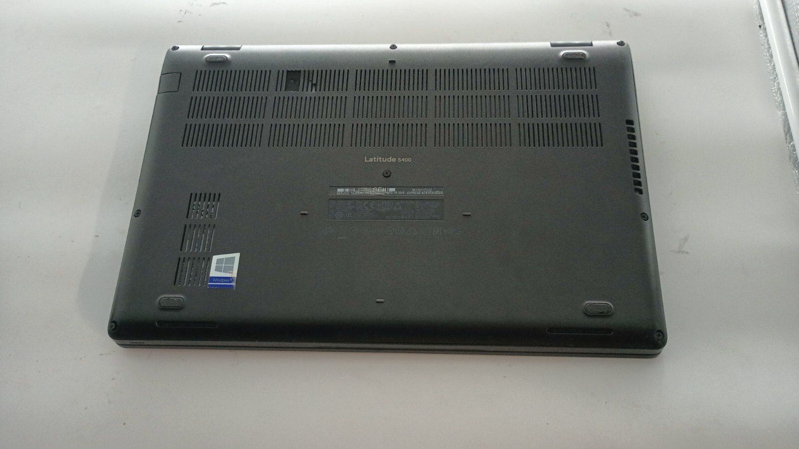 6137 Latitude 5400 w/charger.vProi5-8365U.8GB.128GB M.2″.14″FHD. W11 Pro