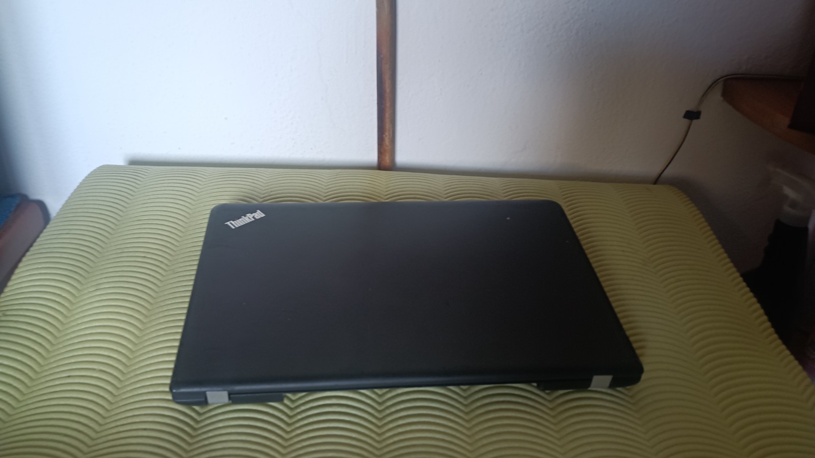 Lenovo ThinkPad E555 AMD A8-7100 8CORE AMD RADEON R5 8gb 128gb ssd m2 15.6″