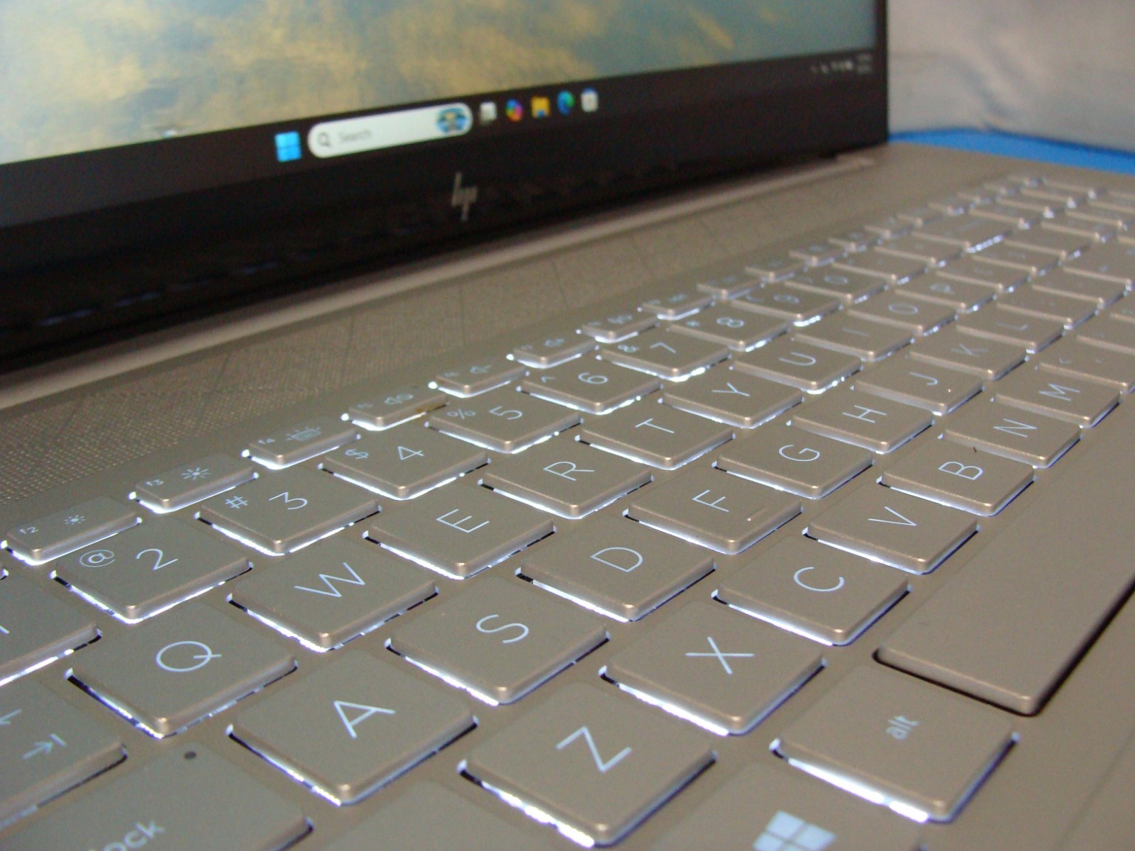 HP ENVY 17m-cg1013dx 17.3″FHD TOUCH i7-1165G7 2.8GHz 12GB 512GB SSD Win 11 Home