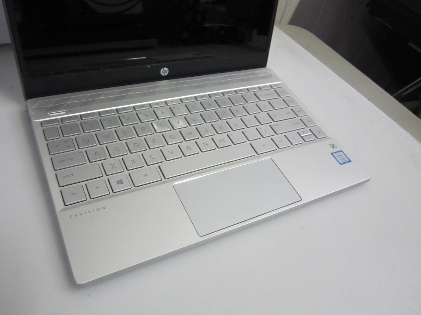 HP Pavilion 13-an0010nr i5-8265U 8GB 1.60GHZ 256GB M2SSD NO OS + AC LAPTOP READ~