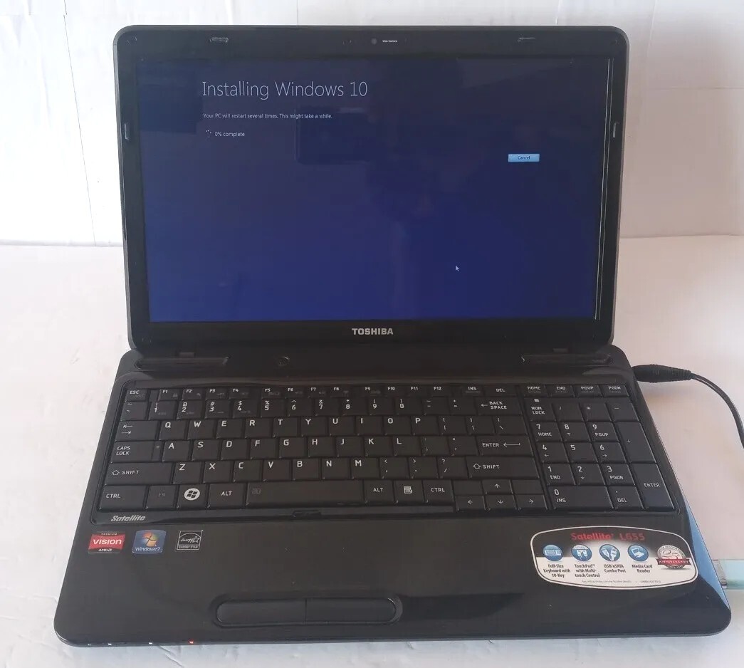TOSHIBA SATELLITE L655D-S 500GB 4GB AMD ATHLON II 2.10GHz Win 10 PRO