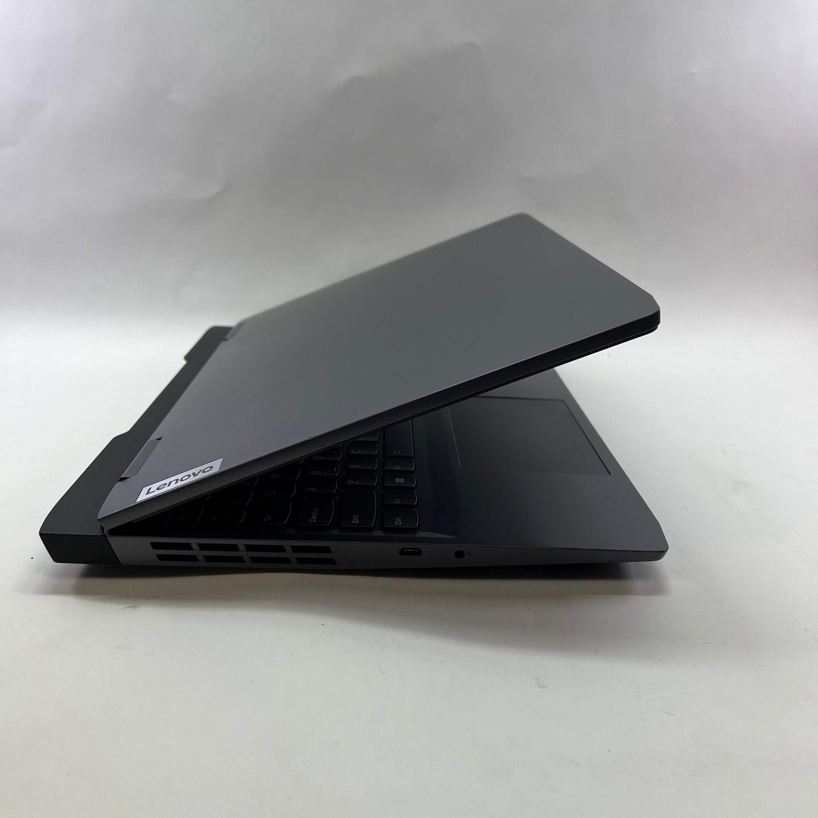 Lenovo LOQ 15IRH8 15.6″ i5-12450H 2.0GHz 8GB RAM 500GB SSD GeForce RTX 3050