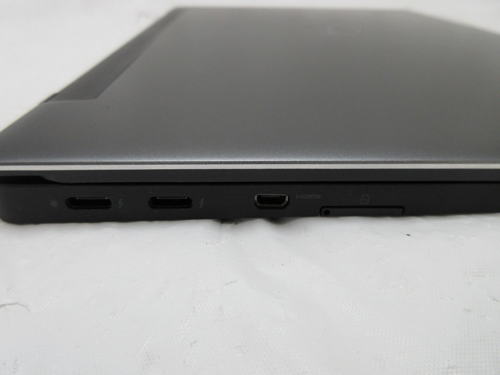 Dell Laitude 7370 13.3″ : Core M7-6Y7S 1.2GHz : 8GB RAM : 256GB SSD : No OS QHD+
