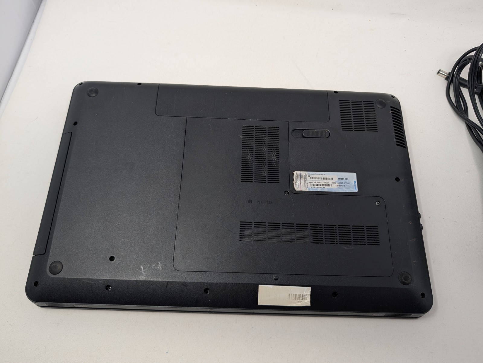 HP Pavilion G7-1312NR Laptop & Charger, AMD A4-3320AM 5GB No HDD Boots To Bios