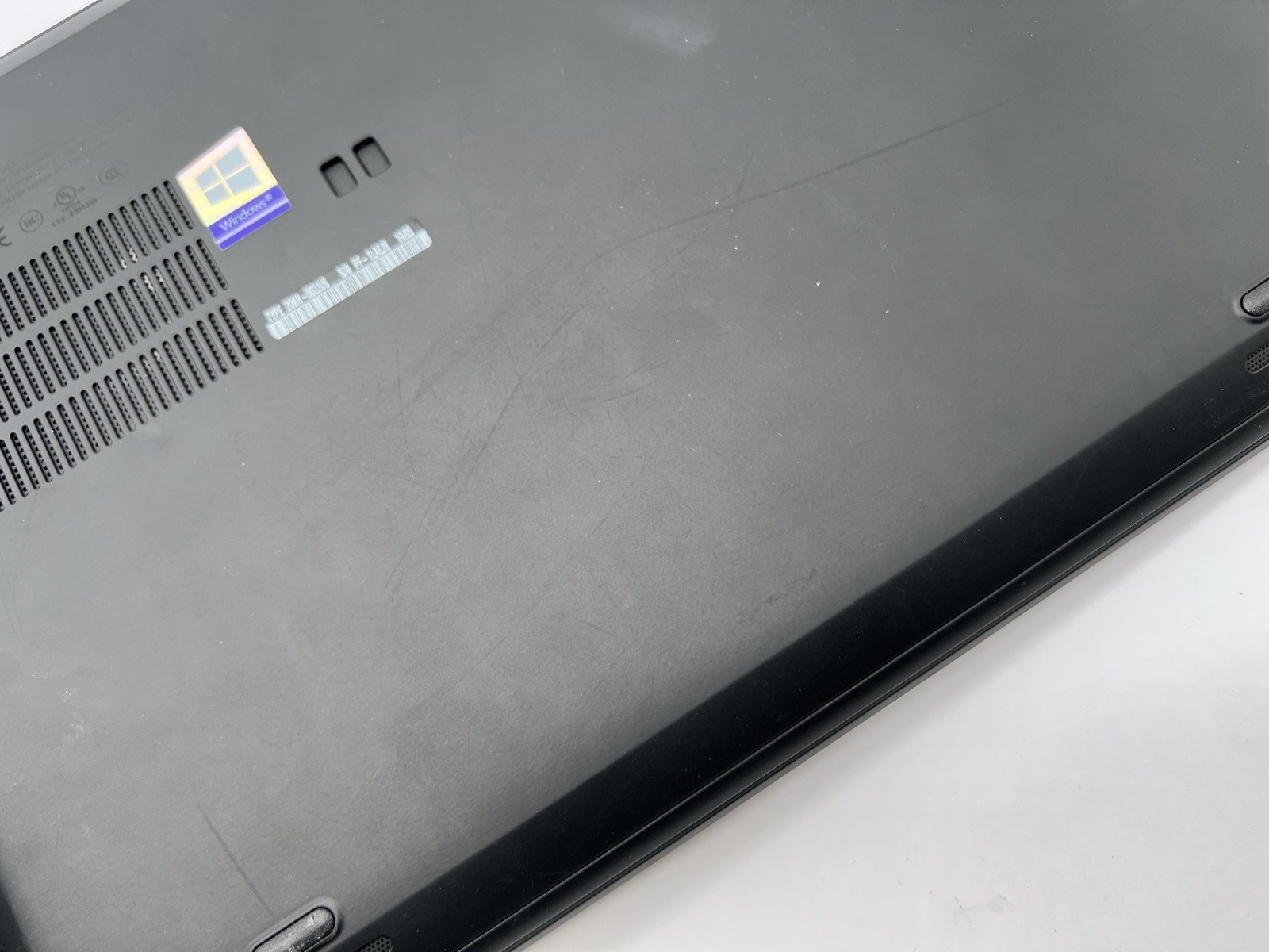 Lenovo ThinkPad X1 Carbon 6th, i7-8650U, @ 1.90GHz, 16GB RAM-No HDD/OS/Charger